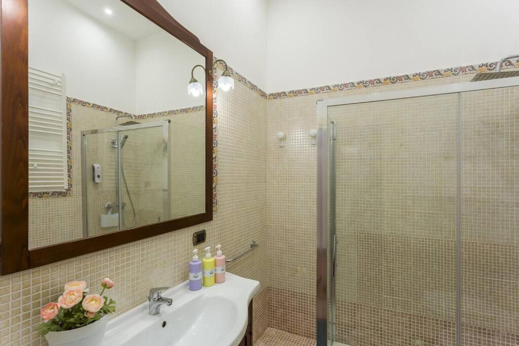 Apartamento Dimora Donna Vittoria Bari Exterior foto